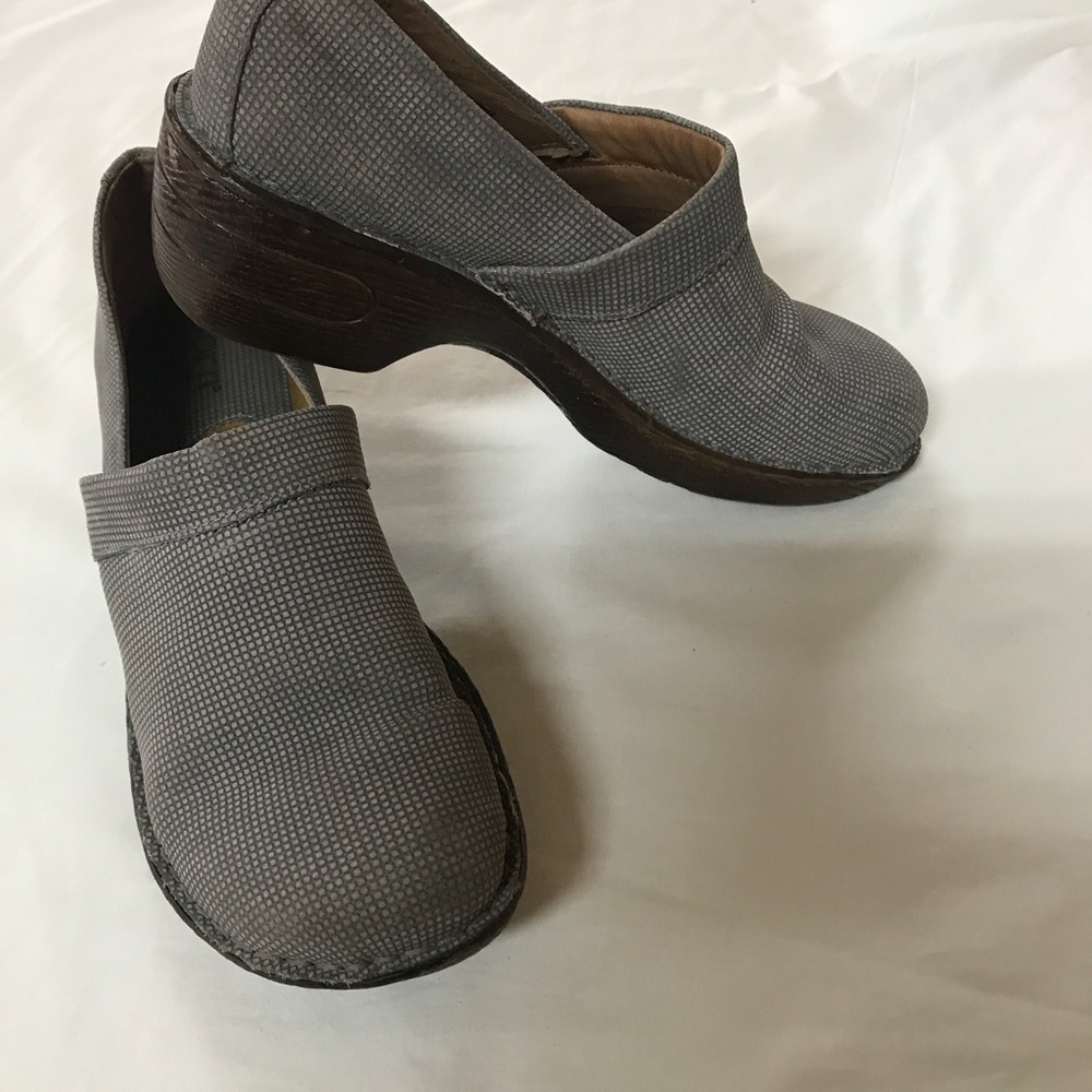Womens Born shoe mule style 8 1/2